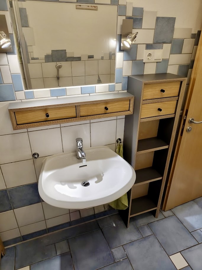 Badschrank - Kirschbaum massiv - Schichtstoff - geölt