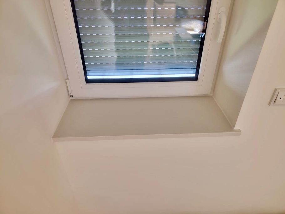 Fensterbank - Schichtstoff - Wunschdekor