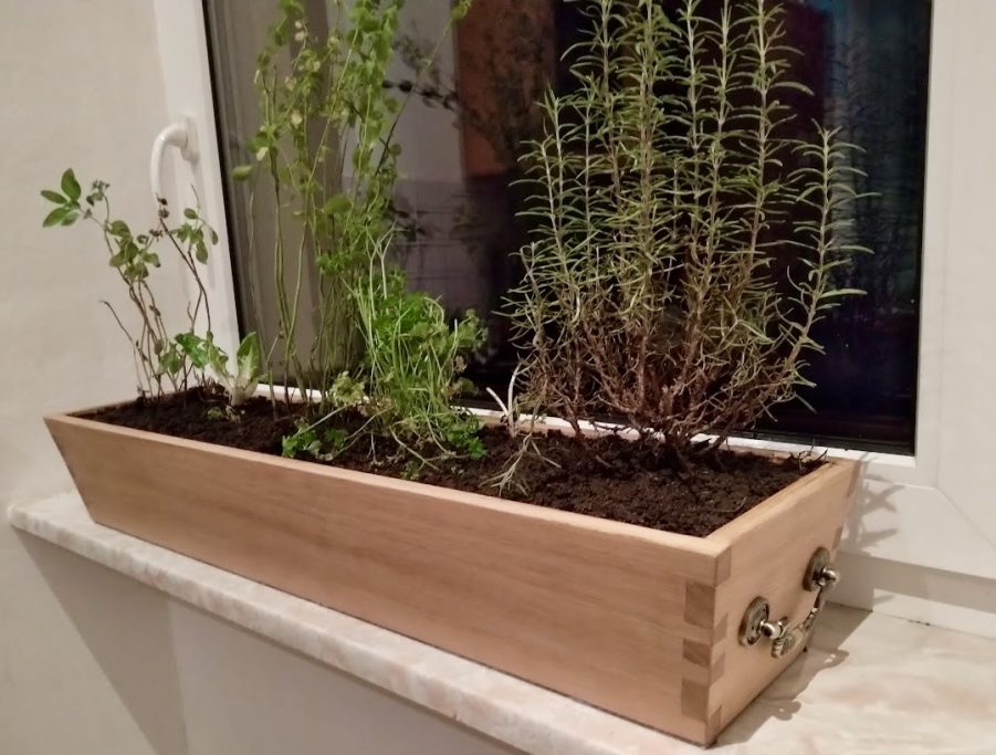 Kräuterpflanzkasten - handgezinkt - Eiche massiv - geölt - gewachst