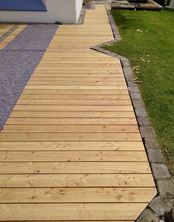 Terrasse - kanadische Lärche - geölt